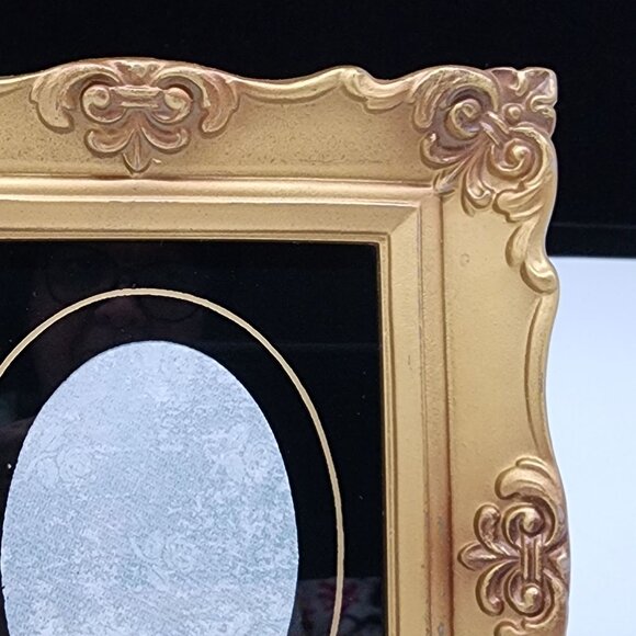 Vintage Ornate Plastic Picture Frame With Oval Reverse Painted Glass USA 3.5x4.5 - Picture 3 of 12